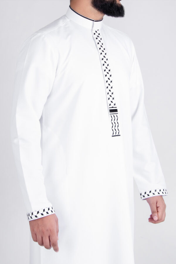 Men's White Thawb With Golden Embroidery - Image 9