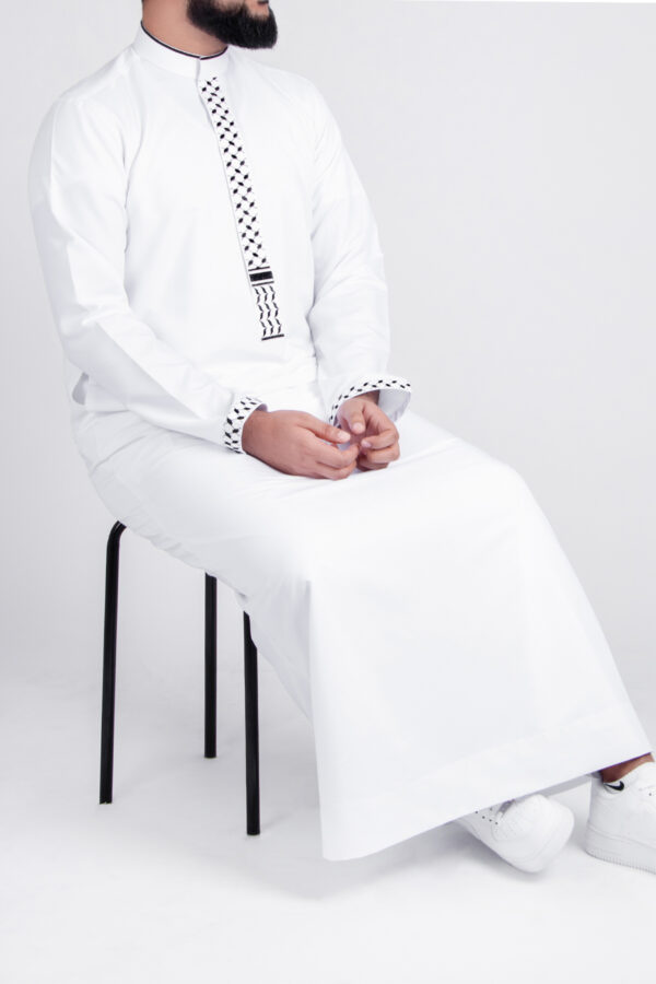 Men's White Thawb With Golden Embroidery - Image 7