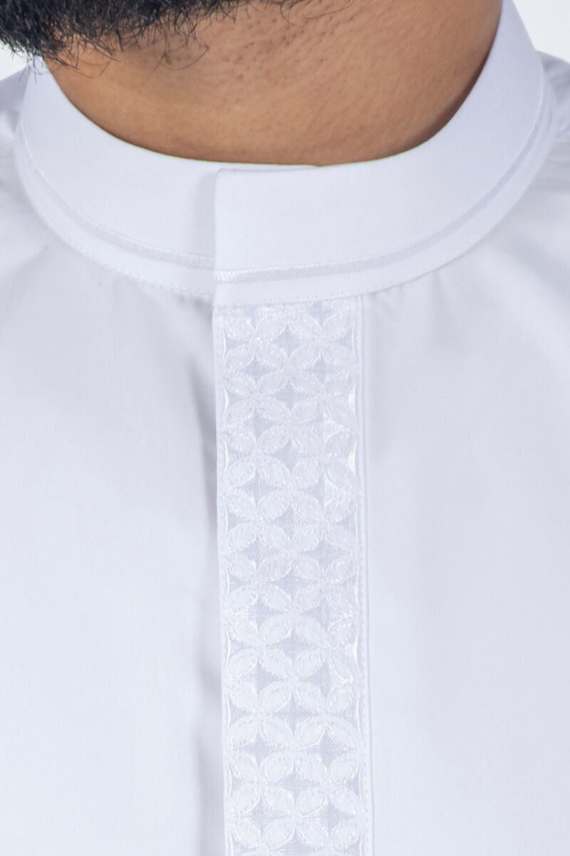 Men's White Thawb With Golden Embroidery - Image 13