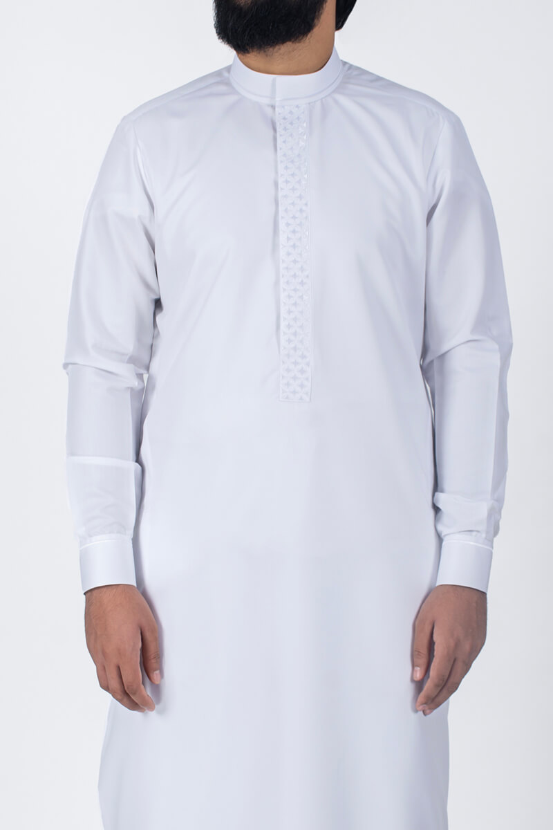 Men's White Thawb With Golden Embroidery - Image 10