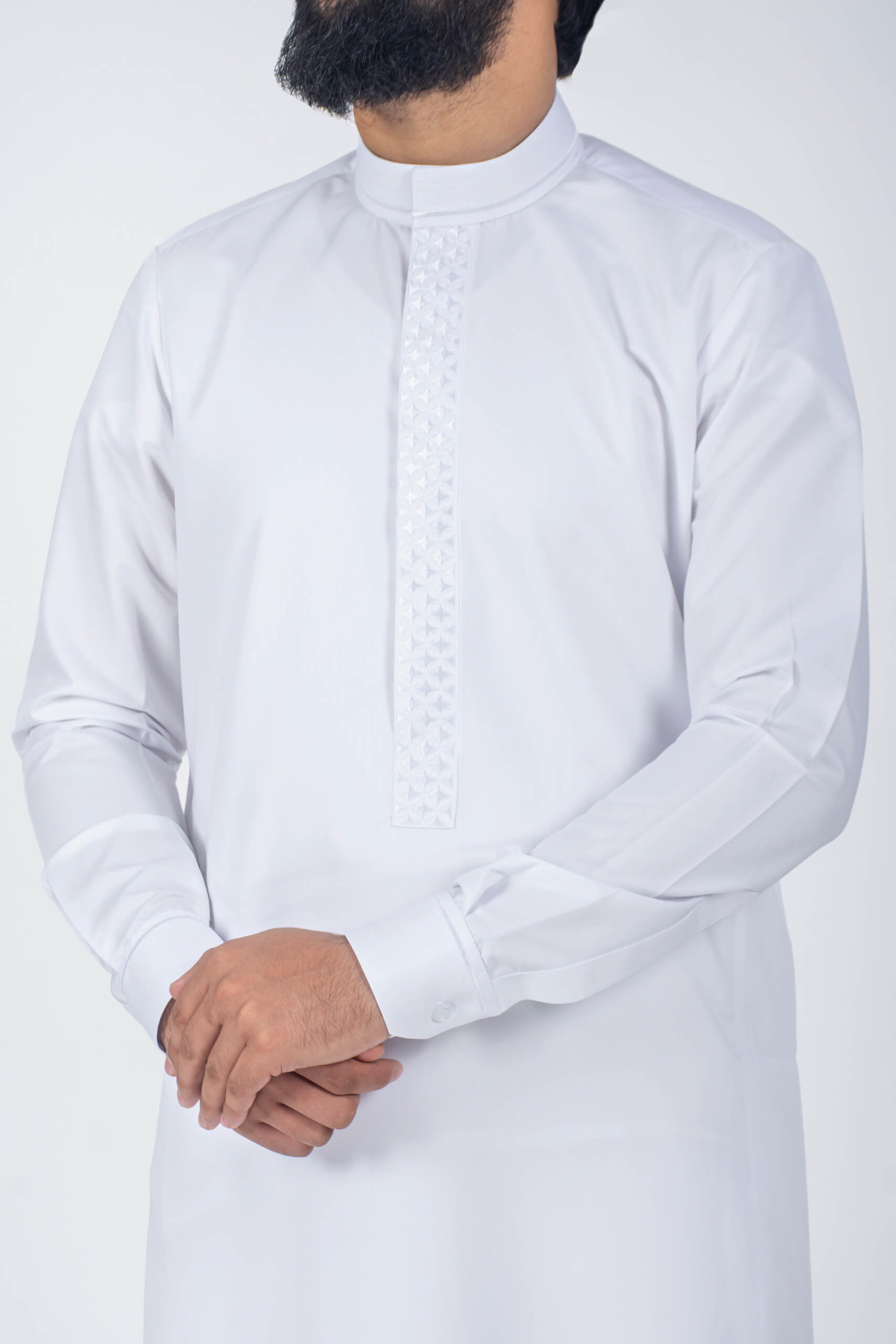 Men's White Thawb With Golden Embroidery - Image 12