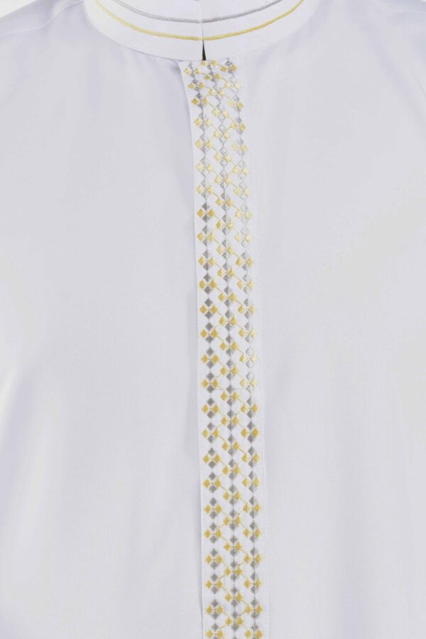 Men's White Thawb With Golden Embroidery - Image 4